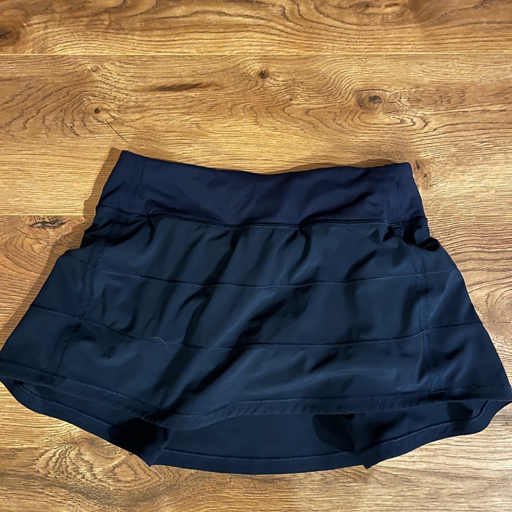 Lululemon Pace Rival tennis skirt in Navy. Size 4 regular